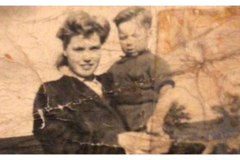 O pai e a mãe do homem