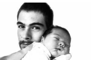 Rafa está babando na primeira filha e com toda razão