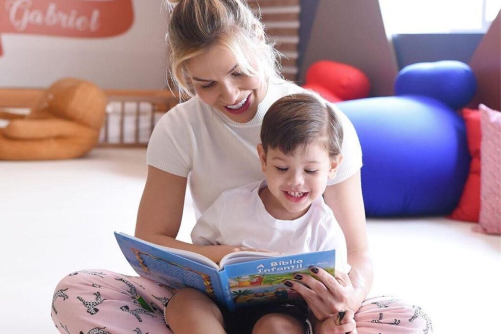 Andressa Suita é mãe de Gabriel, de 2 anos