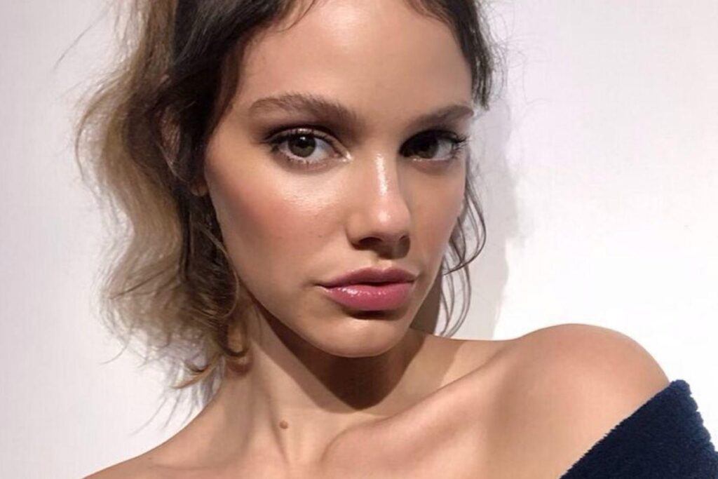 Ela está grávida de primeira filha