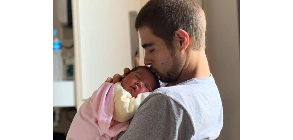 Rafa está babando na primeira filha e com toda razão