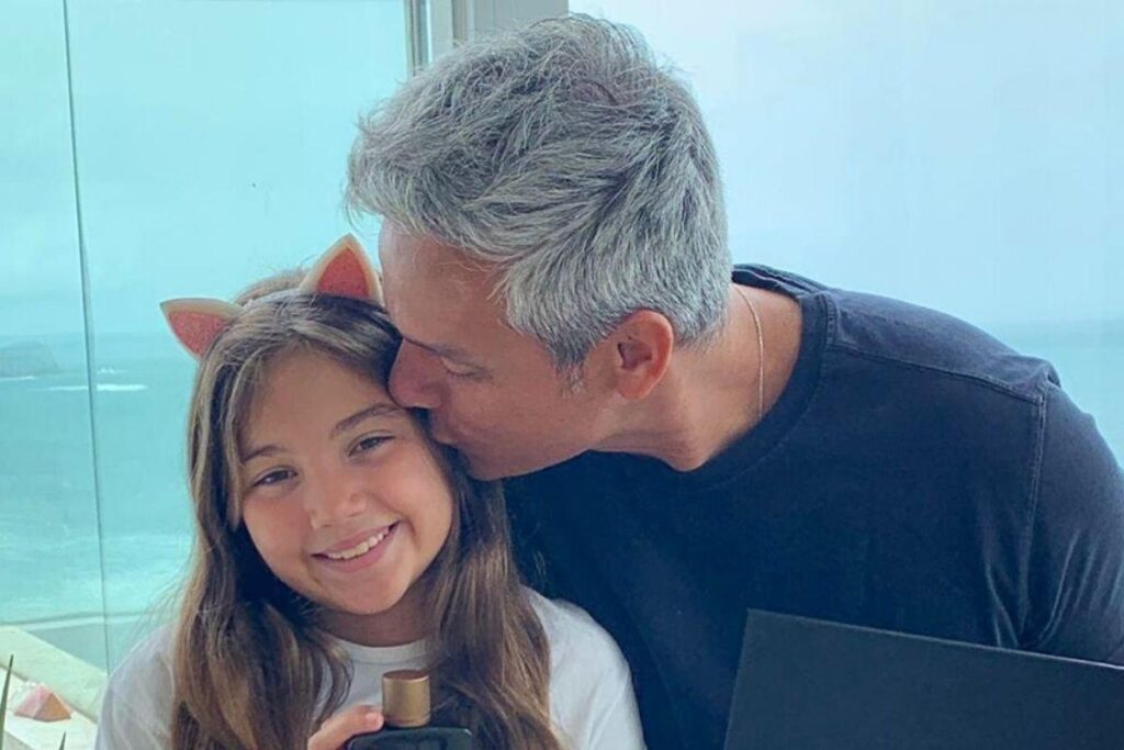 Otaviano Costa é pai de Olívia e Giulia Costa
