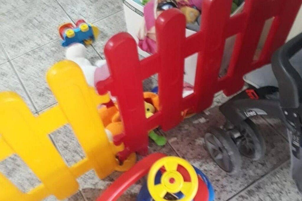 A criança já está em casa