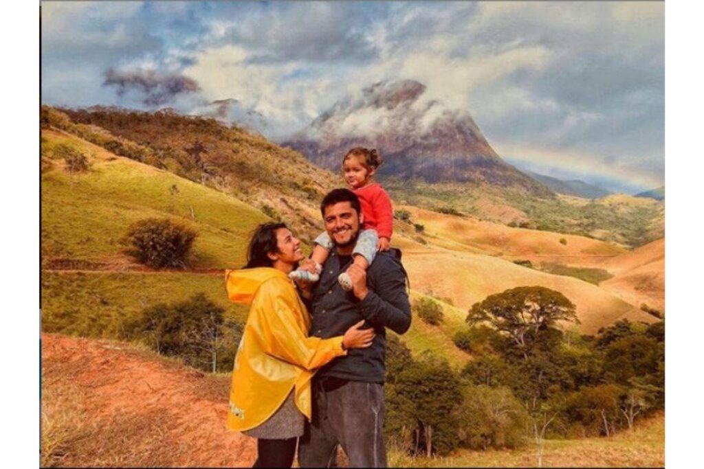 A família retornou com o projeto de viajar e conhecer novas culturas