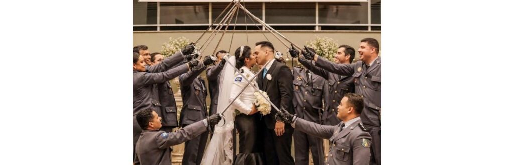 A capitã teve seu sonho realizado se casando na Igreja e usando a farda