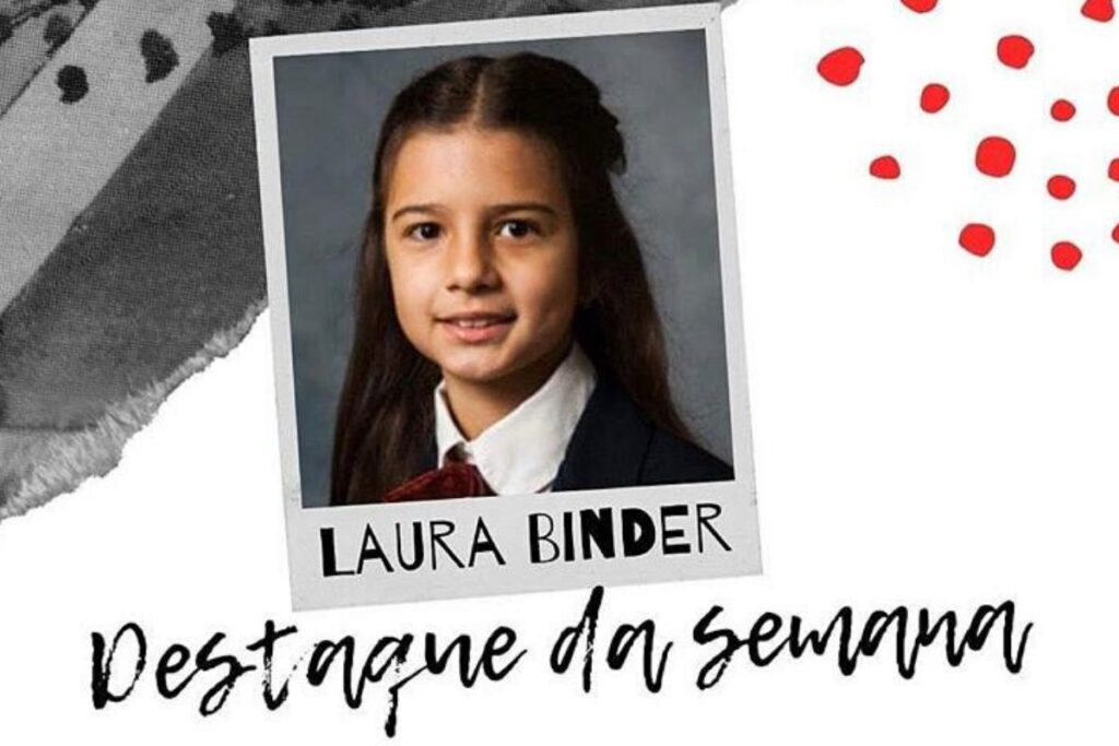 A estudante pediu que os demais colegas assinassem a faixa da medalha com o nome do amigos, Rafael.