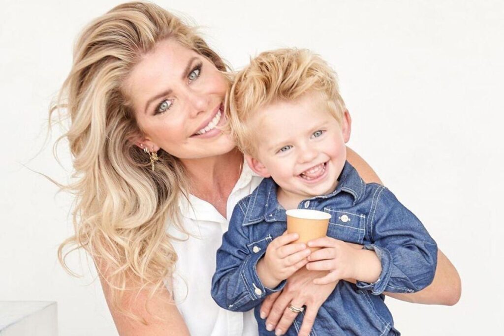 Karina Bacchi é mãe de Enrico