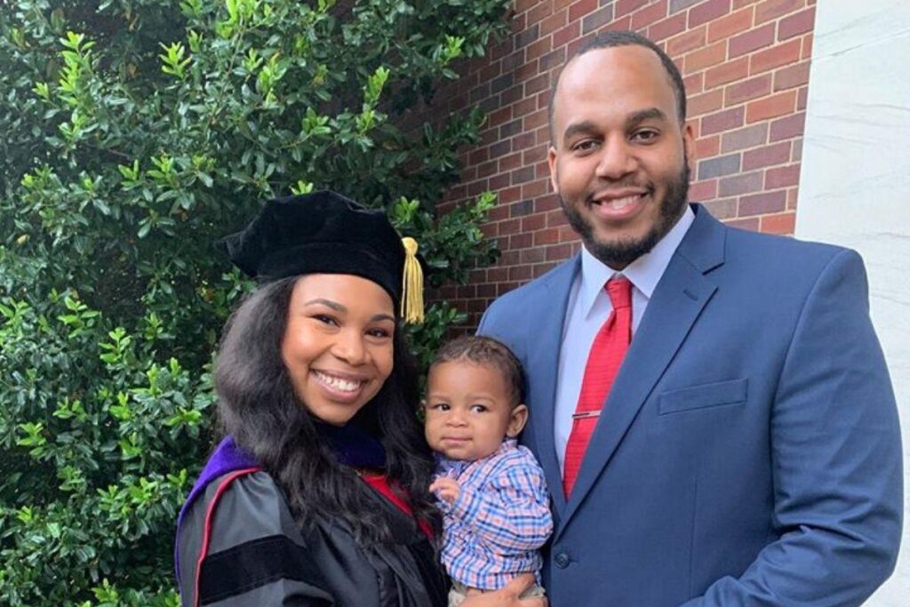 Juliana teve a experiência de se formar ao lado do filho