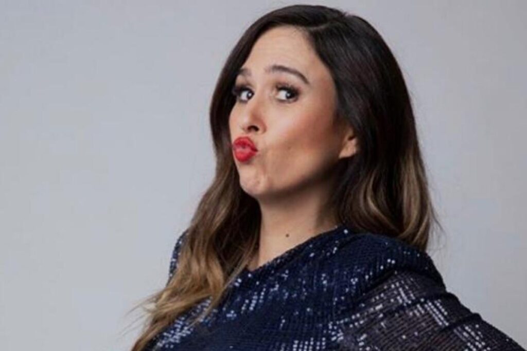 Tatá Werneck e a filha, Clara Maria, de um mês.