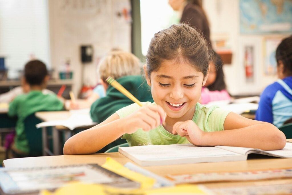 m troca da ação solidária, que pode ser ajudar alguém da família, ou um estranho na rua