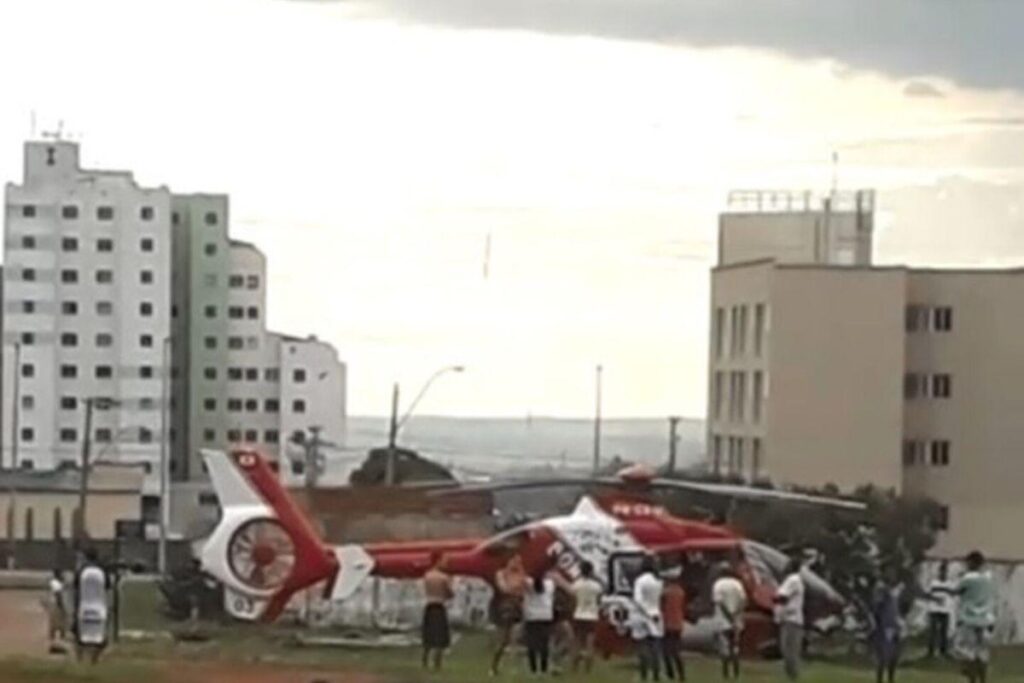 Ele estava andando por uma área descoberta