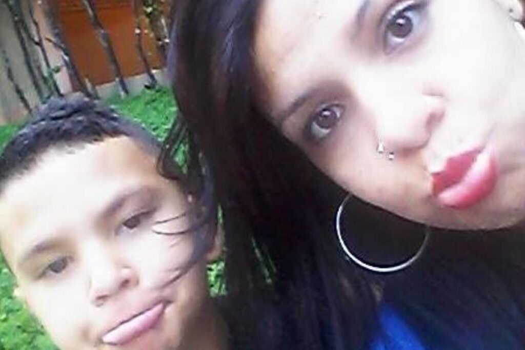 Deni Geloni entrou em contato com Sarah e disse que doaria seu boneco para Nathan.