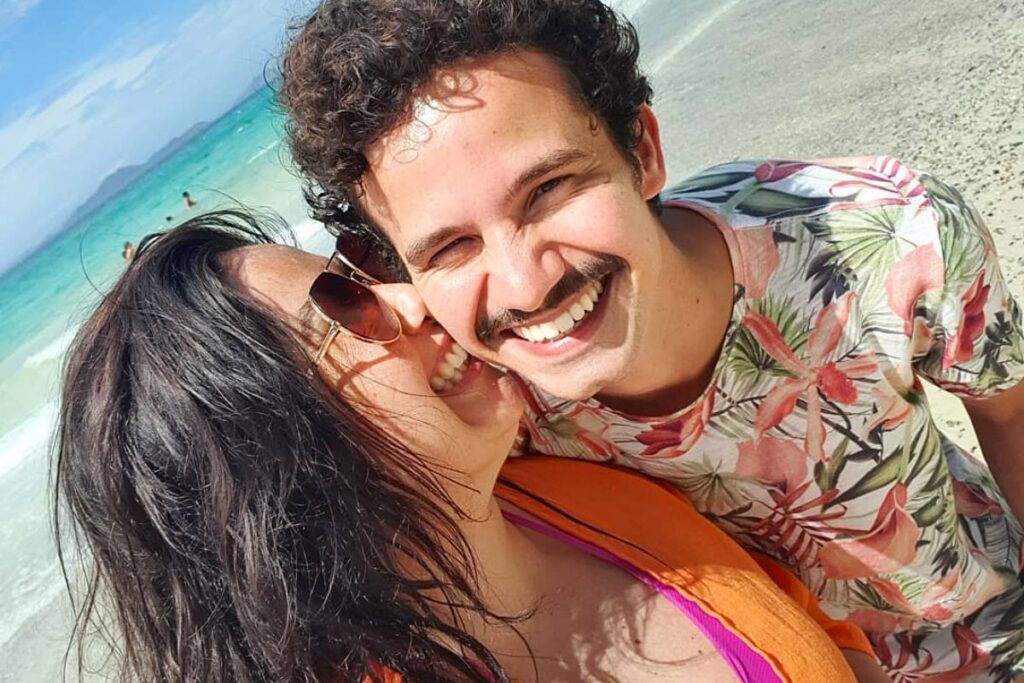 Mariana Xavier e o namorado