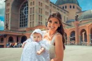 Amanda não economizou na decoração para a celebração do batizado de Vitória