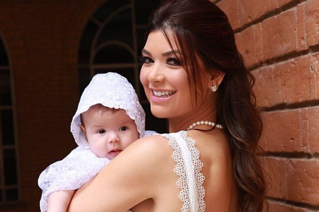 A família estava reunida para celebrar o dia