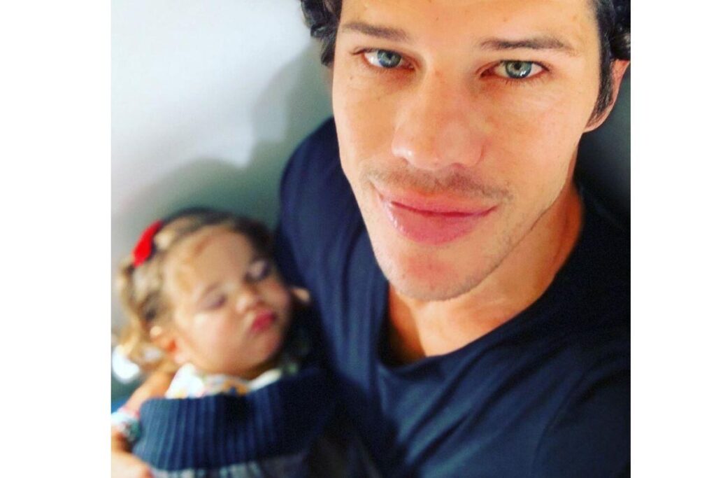 Bella é filha de José Loreto com Débora Nascimento