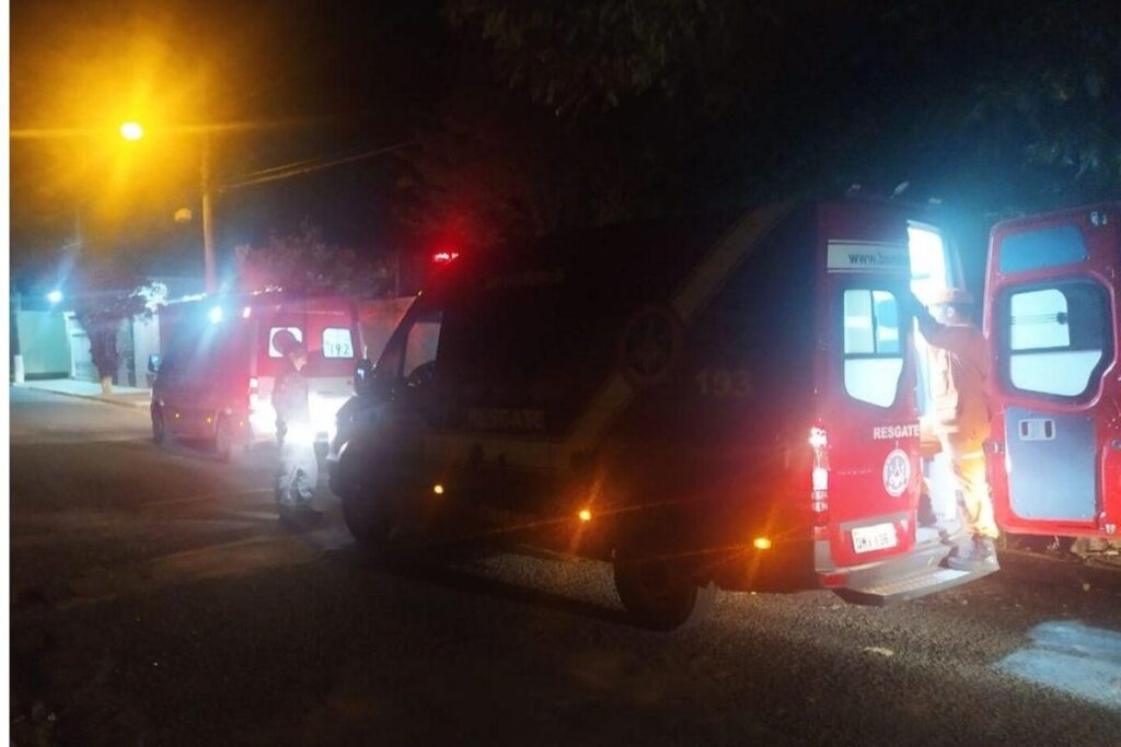 O menino de 9 anos teve queimaduras nas mãos e no rosto