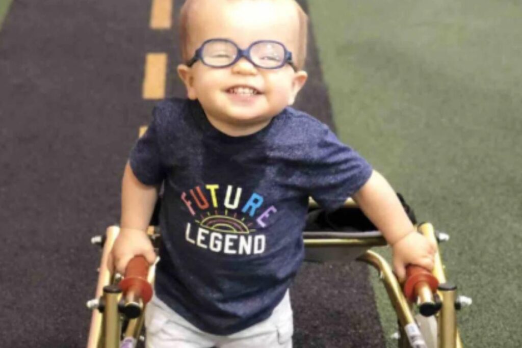 Roman Dinkel precisa de muletas para andar