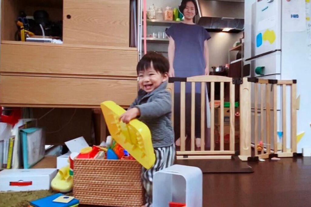 Fuki Sato teve uma ideia incrível para lidar com a ansiedade de separação do filho