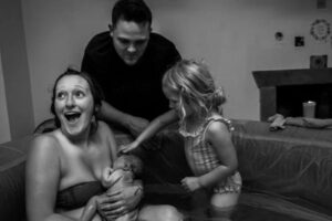 April no momento que estava tendo as contrações antes de ter o terceiro filho