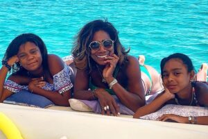 Glória Maria é mãe de Maria e Laura