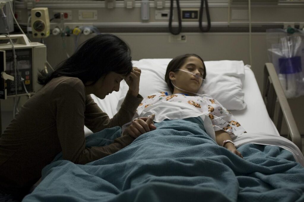 A menina teve que fazer uma cirurgia de aproximadamente 4 horas