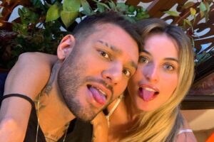 Lorena e Lucas ficaram noivos em agosto