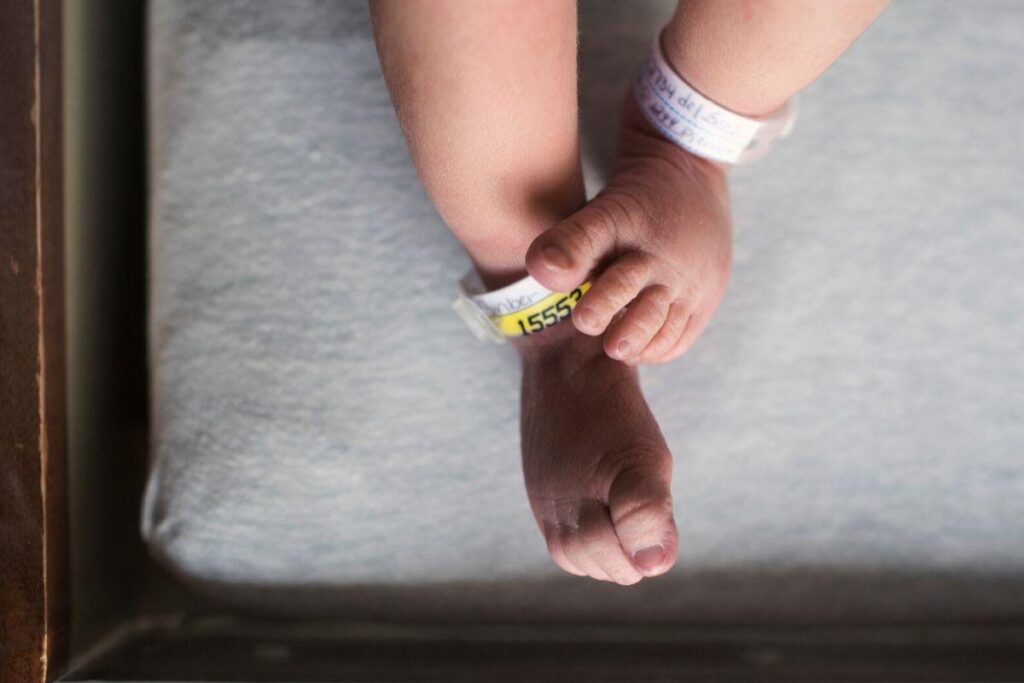 Os pais do bebê processaram a unidade de saúde por negligência médica