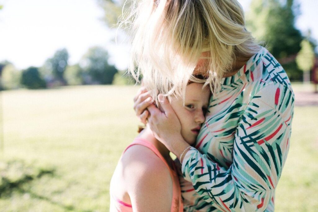 Ellie tem apenas 7 anos