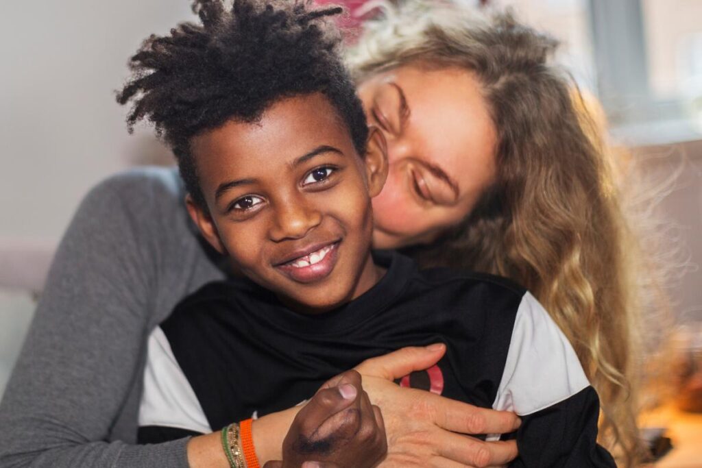 Michael foi adotado por Andrea Melvin e Dave Eaton