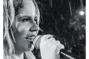 Marília é mãe de primeira viagem e está toda a toda com o filho