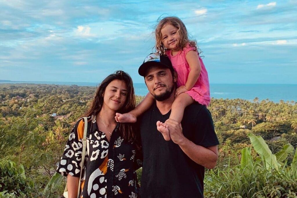 Madalena, Bruno e Yanna estão em uma aventura de viajar de Kombi por todo o Brasil