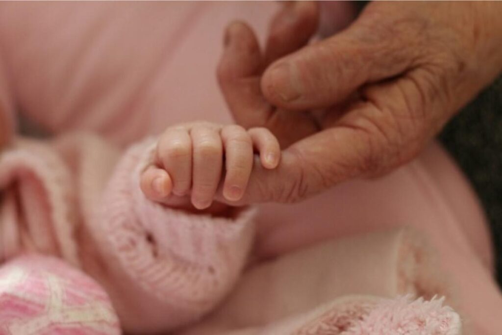 Uma mãe criticou a sogra após ela exigir dinheiro para a gasolina