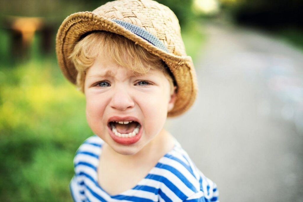 Família não embarca para a Disney e o garotinho de 5 anos fica aos prantos