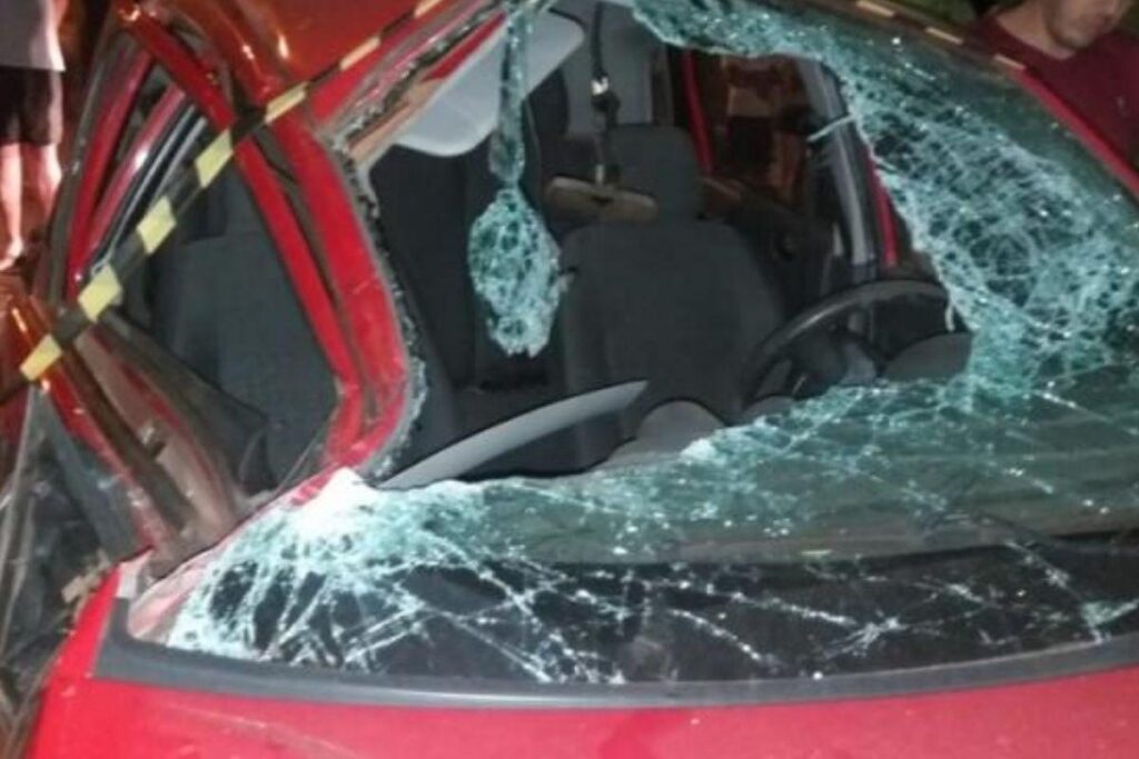 Mãe estava embriagada quando capotou o carro.