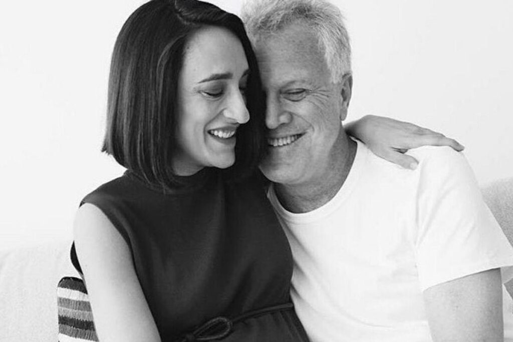 Dora é a segunda filha do casal