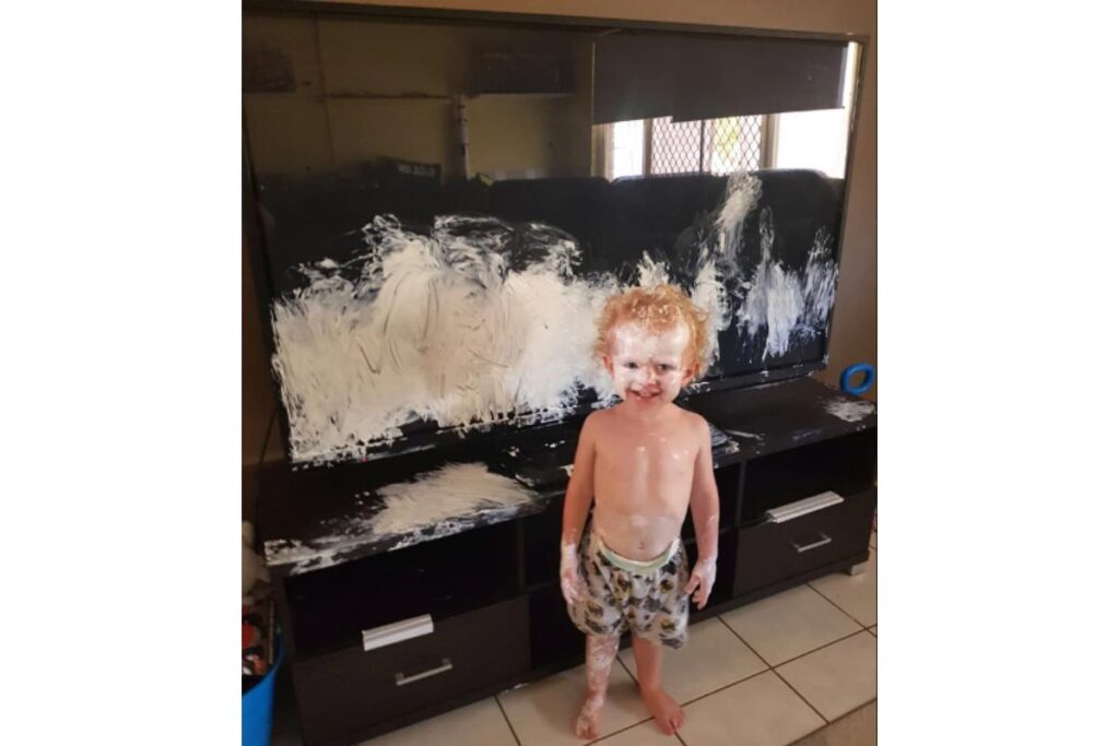 Eli e Ben deram um susto na mãe