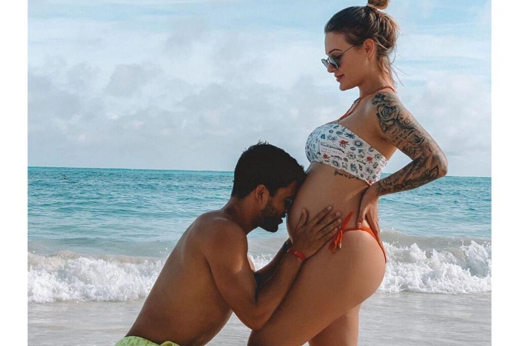 Teka não sentia o bebê mexer na sua barriga