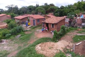 Família de Teresina, recebe doações para reformar a casa.