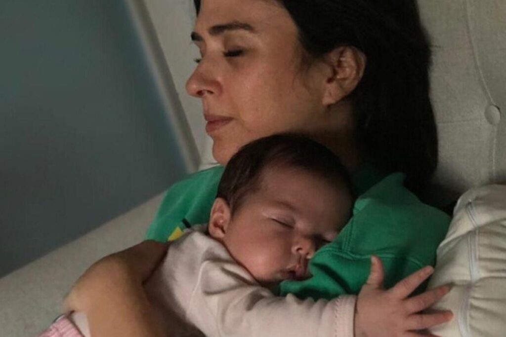 Os pais de Clara adoram postar homenagens para a filha