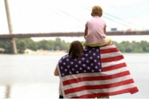 Claudia Leitte teve sua filha mais nova nos Estados Unidos.