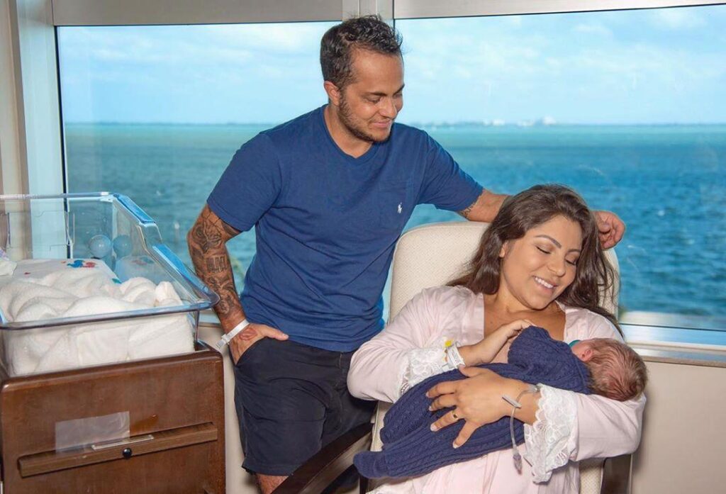 Ele puxou os olhos claros de Thammy