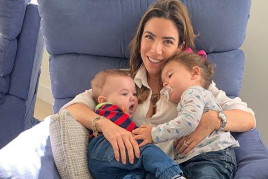 Patricia Abravanel viajou com a família para Aspen, no Colorado.