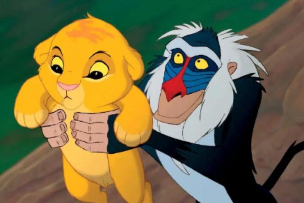 O macaco estava salvando o filhote de outros macacos