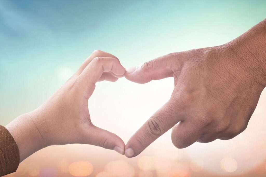 A menina deixou o cabelo crescer por dois anos