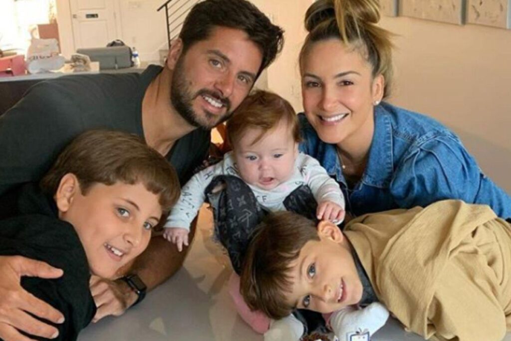 Claudia deu à luz Bela faz quatro meses