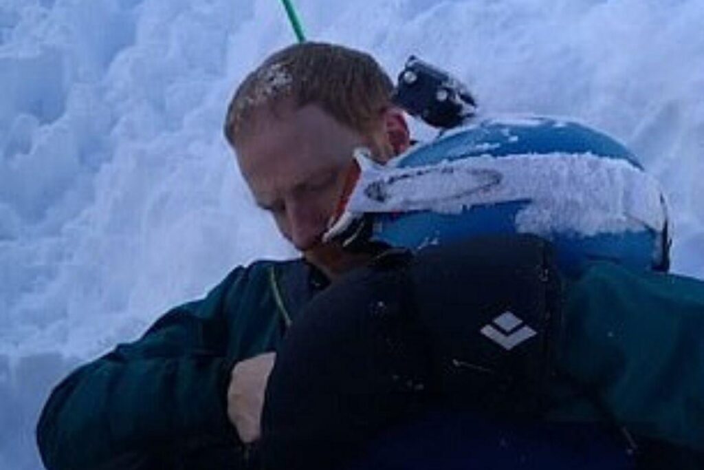 Fox ficou soterrado por 30 minutos