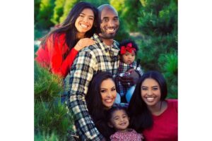 Kobe e a filha Gianna morreram em um acidente de helicóptero