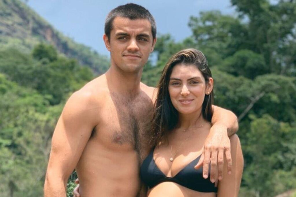 Felipe e a esposa esperam o terceiro filho