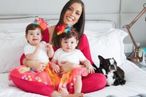 Fabiana Justus e as filhas Chiara e Sienna.